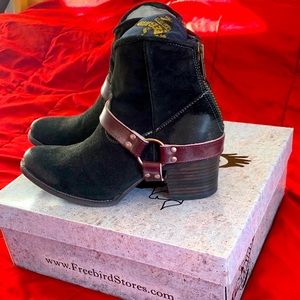 FREEBIRD SPIRIT BOOTS EUC